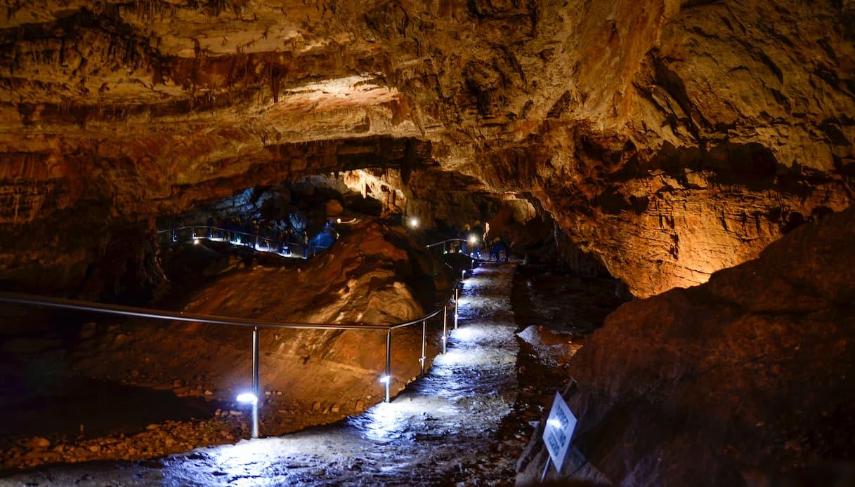 Intérieur de la Grotte de Vjetrenica